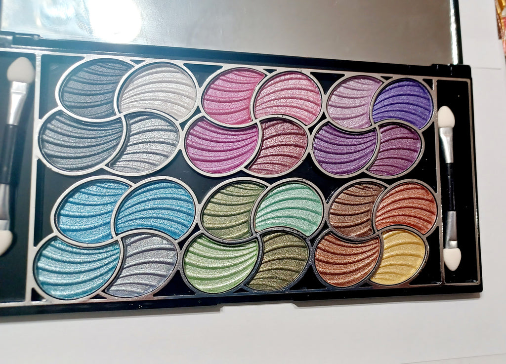 AMUSE Metallic Creamy Eye Shadow Palette
