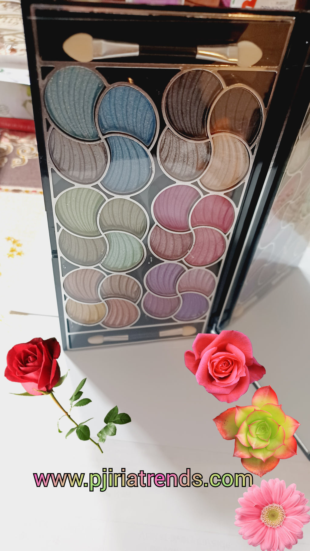 AMUSE Metallic Creamy Eye Shadow Palette